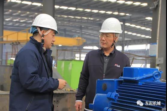 河南工業(yè)大學(xué)機(jī)電工程學(xué)院院長(zhǎng)、碩士研究生導(dǎo)師惠延波教授等一行蒞臨東起集團(tuán)參觀考察